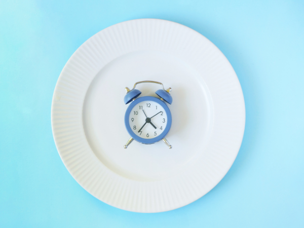 Digiuno per perdere grasso addominale: perché 20 ore può essere meglio di 16