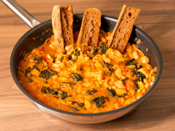 Zuppa di cavolo nero, fagioli e porro