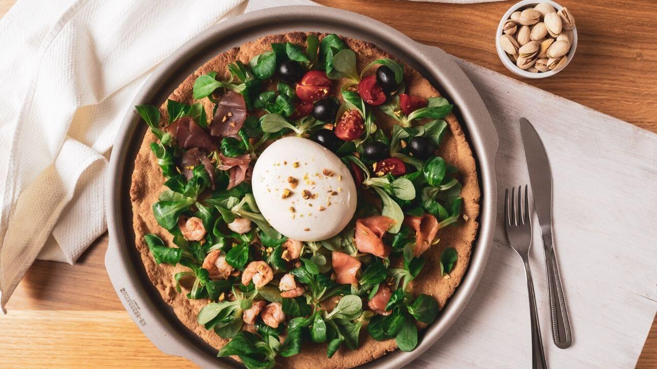 pizza ketofood valeriana burrata e frutti di mare