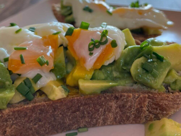 Avocado toast low carb