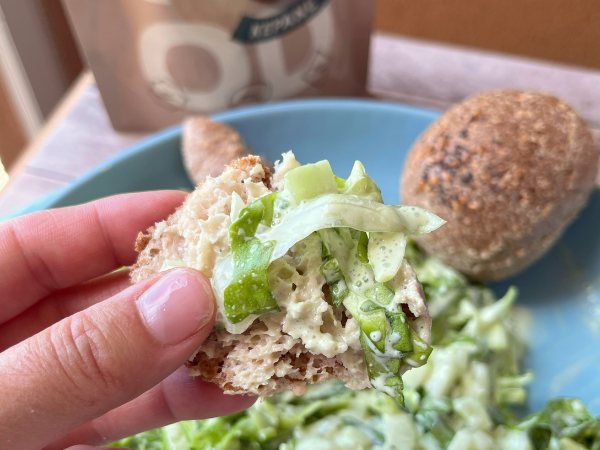 Green salad con pane keto