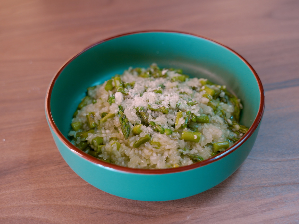 Risotto keto agli asparagi