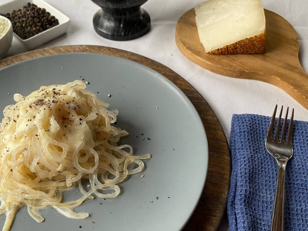 Spaghetti cacio e pepe