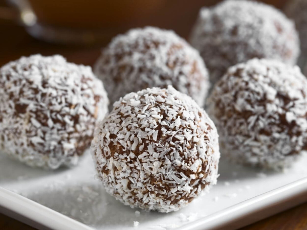 Tartufini al cocco con ripieno di ketociok
